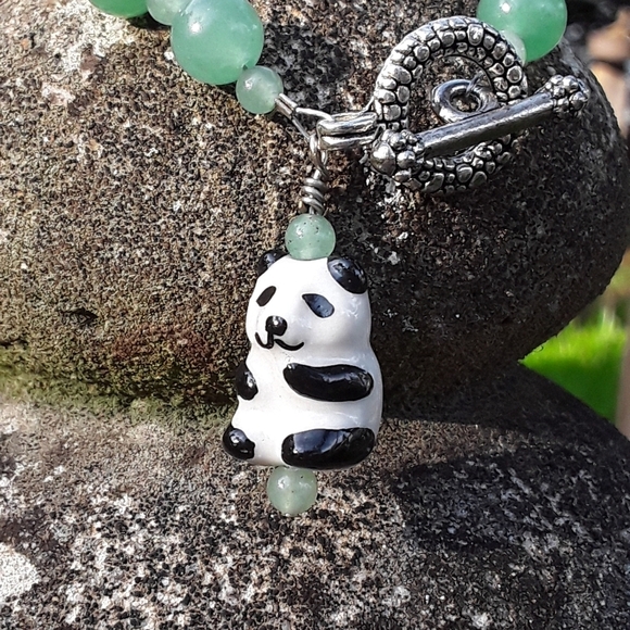 8" Green Aventurine and Panda beaded bracelet - Picture 2 of 3